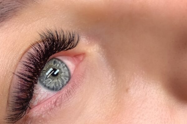 lashed and proud russian volume lashes